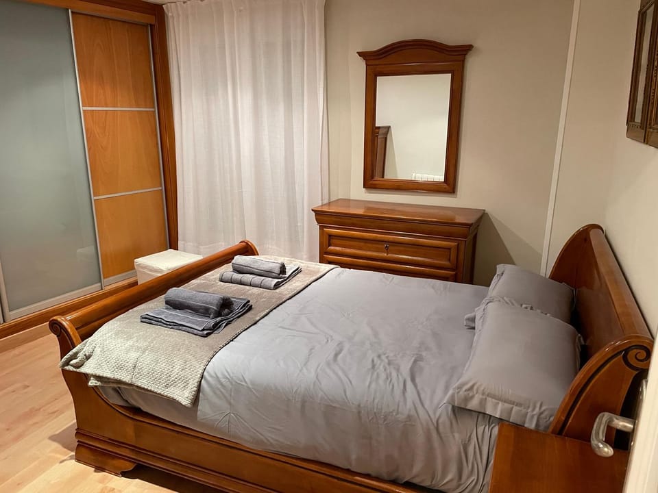 Bed, Bedroom