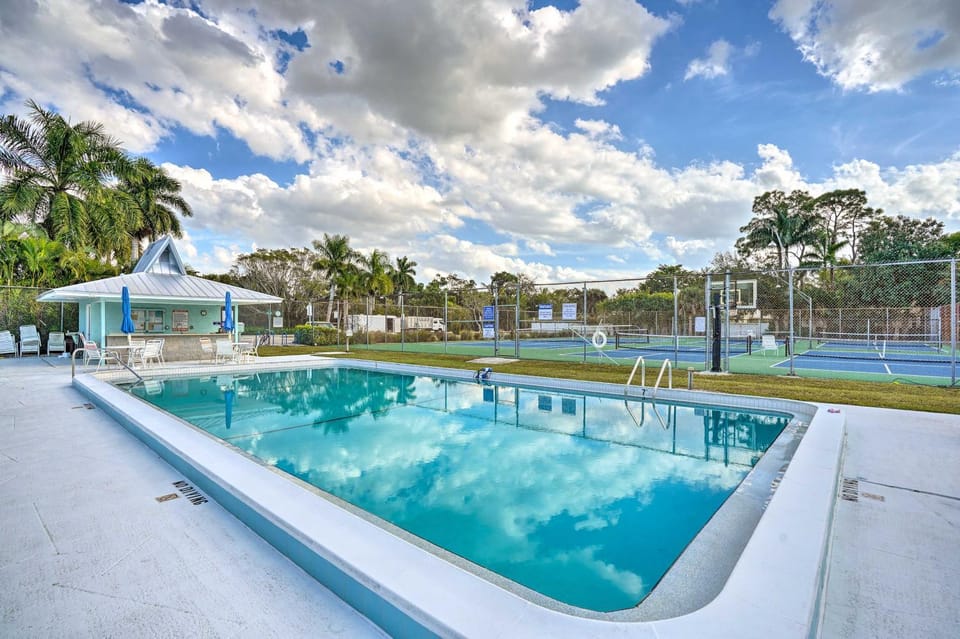 Pool Access & Beach Gear! Canalfront Naples Home House in Naples