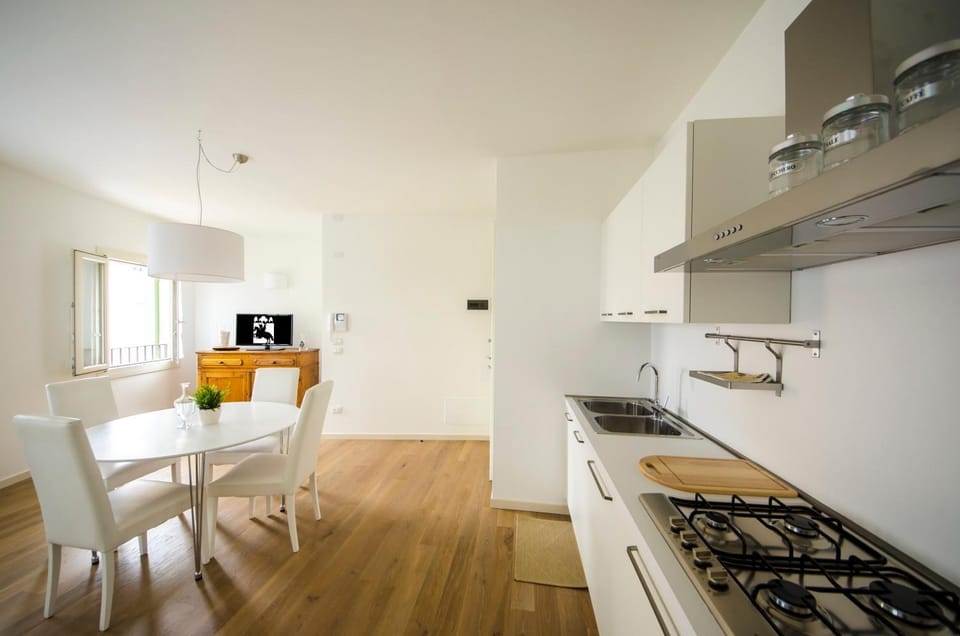 TV and multimedia, Living room, Dining area, Area and facilities
