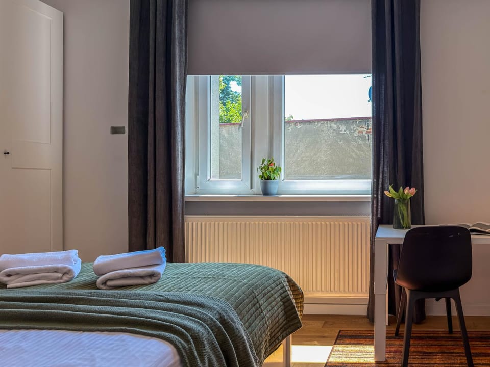 URBAN APARTMENTS No 3 - Air Condition - Garden - Free Parking Apartment in Poland