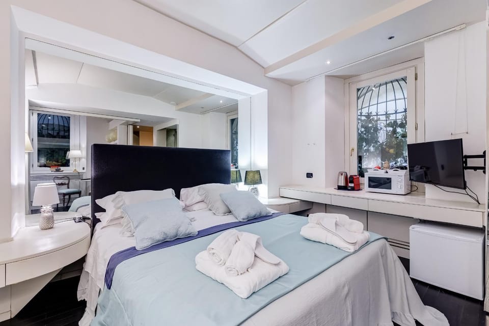 Bed, Kitchen or kitchenette, Bedroom, towels