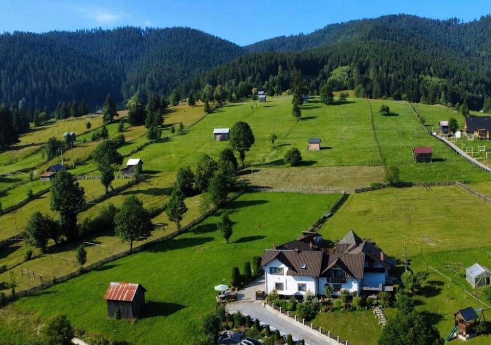 Property building, Nearby landmark, Natural landscape, Bird's eye view