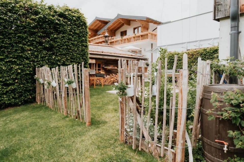 Property building, Day, Garden, Garden view