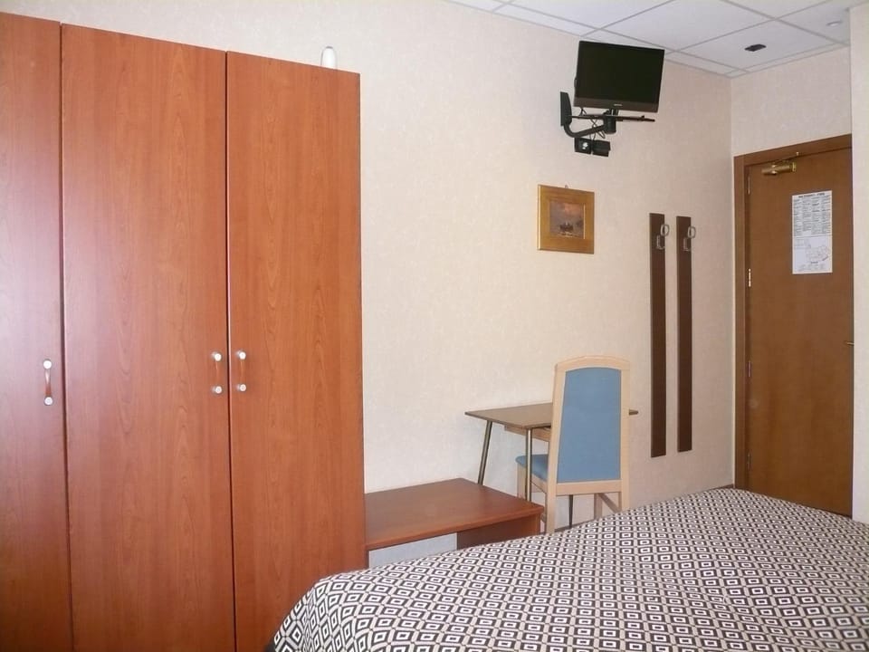 Bed, TV and multimedia