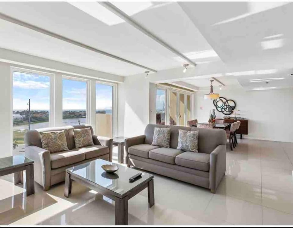 Balcony/Terrace, Living room, Seating area, Dining area, Sea view