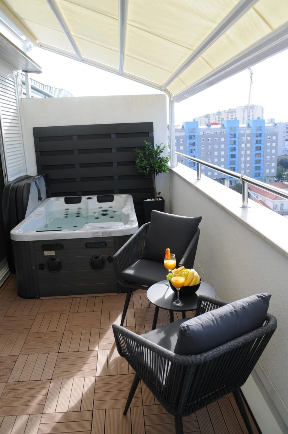 Hot Tub, Balcony/Terrace, Seating area