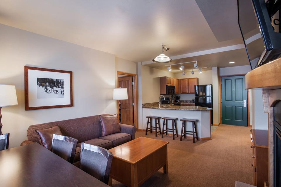 Ski-In Ski-Out Cozy 4th Floor Zephyr Mountain Lodge Condo Tucked Into The Woods condo Apartment in Winter Park