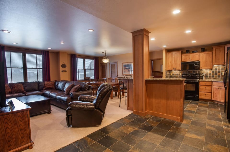 Premium Ski-Slope View Two Bedroom Zephyr Mountain Lodge Condo condo Apartment in Winter Park