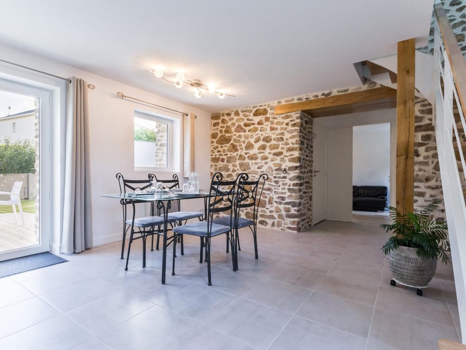 "Charmante Écurie Rénovée, Proche Plages & Centre Ville, Jardin Privatif, Animaux Acceptés" - FR-1-306-1216 House in Pays de la Loire