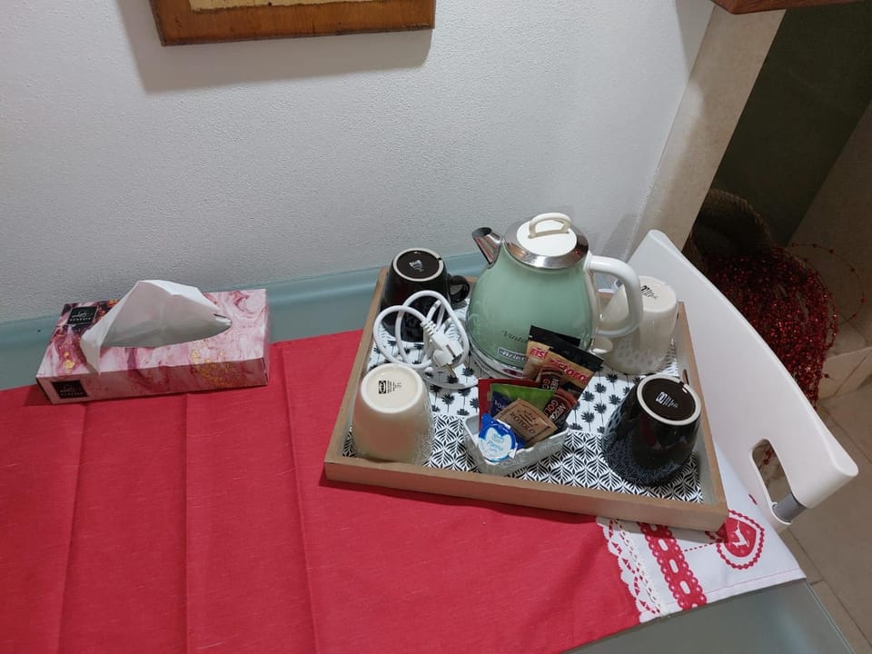 Coffee/tea facilities, Breakfast