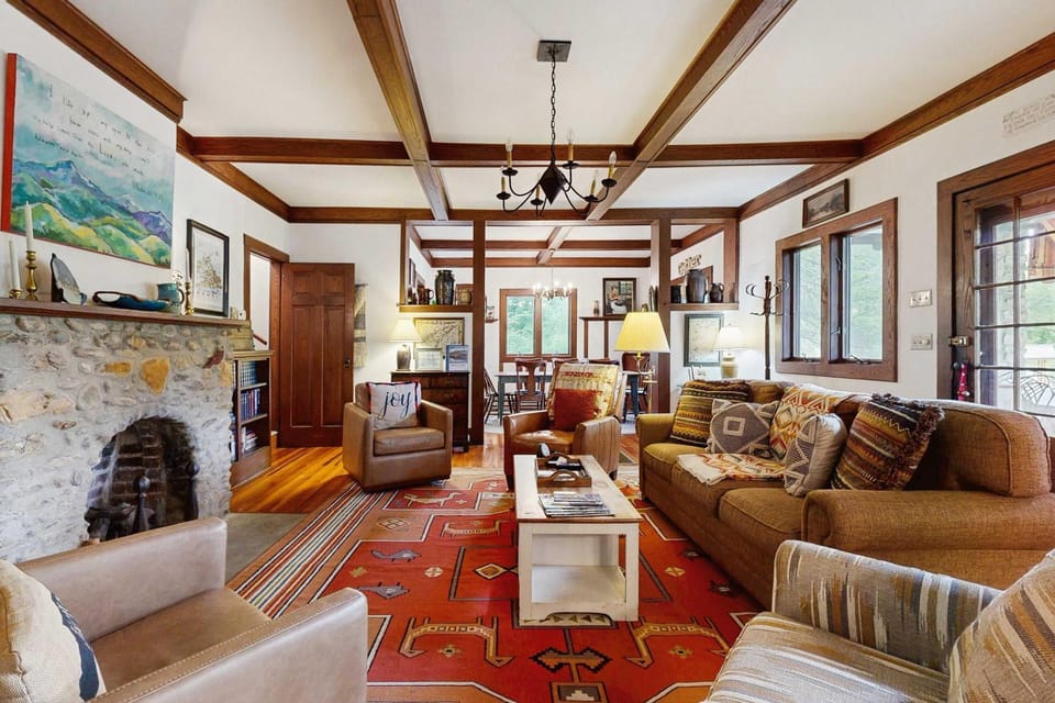 Littleton House House in Lake Junaluska