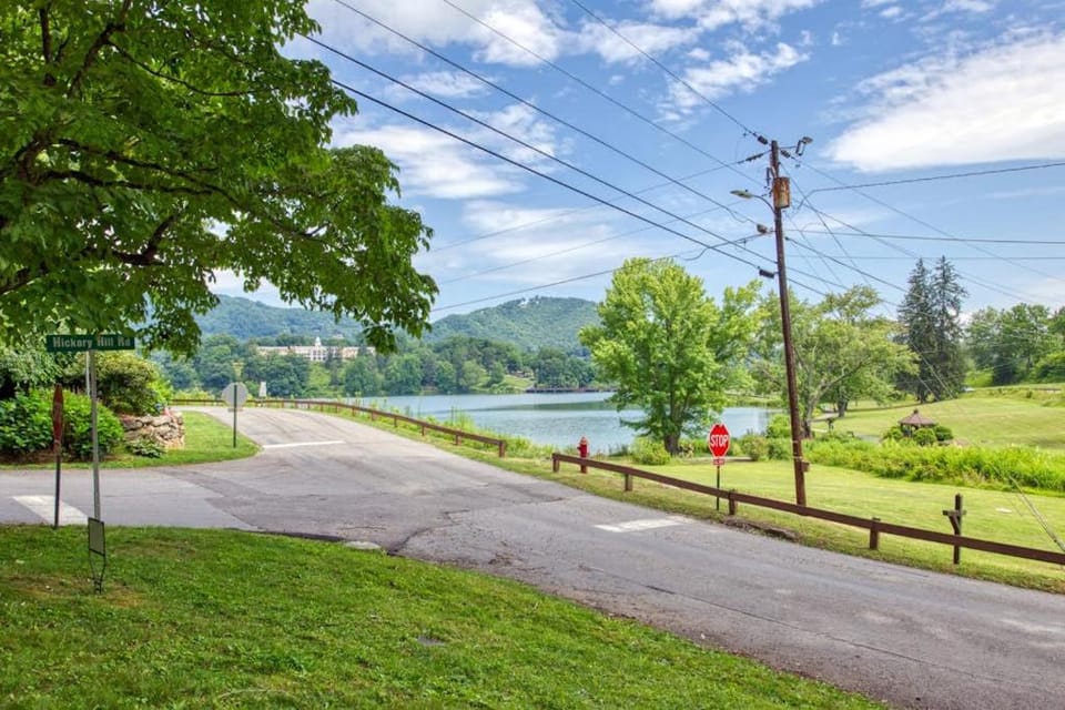 Cameron Lakeside House in Lake Junaluska
