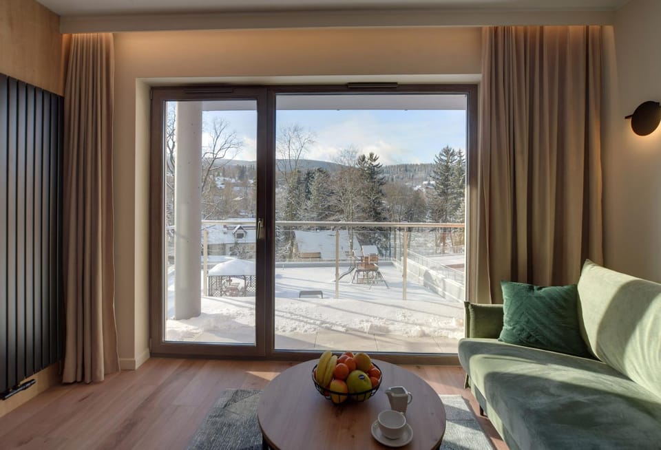 Winter, View (from property/room), Balcony/Terrace, Seating area, Dining area, Mountain view