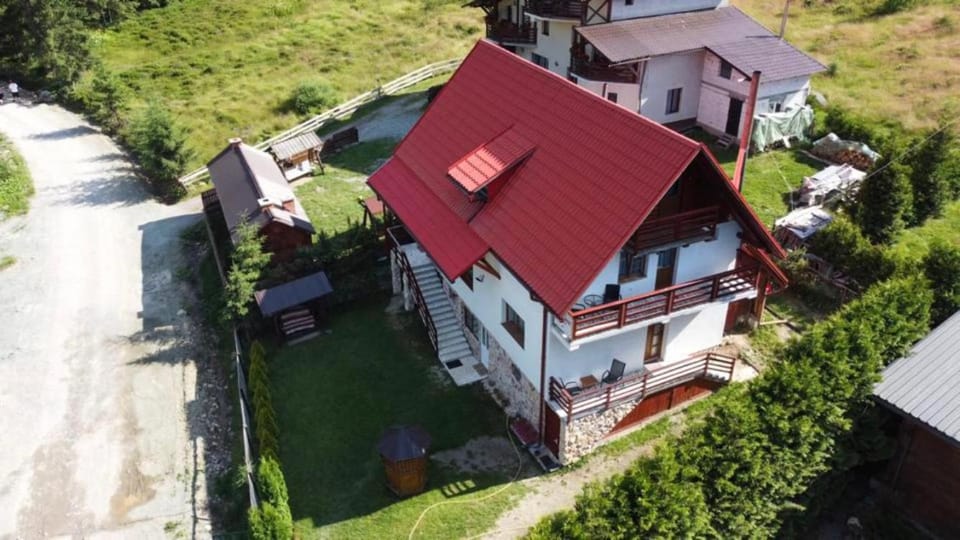 Property building, Day, Bird's eye view, Street view