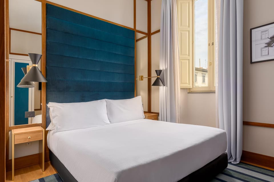 Bed, Photo of the whole room, Bedroom, City view