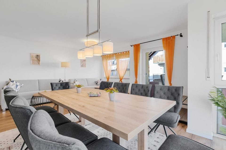 Living room, Seating area, Dining area