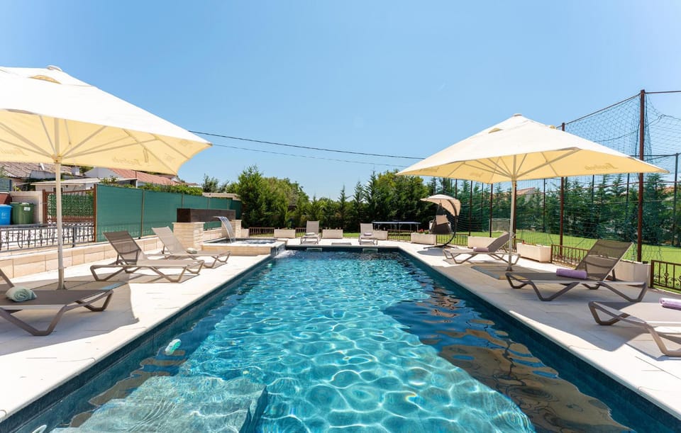 Swimming pool