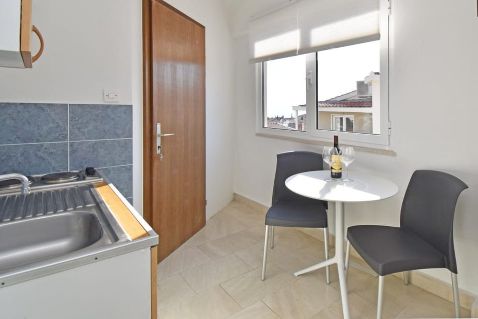 View (from property/room), Kitchen or kitchenette