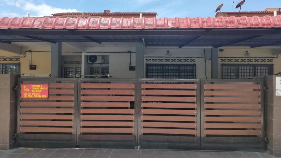 D'Haja 32 KLIA SEPANG with 2 Airconds & FREE WiFi House in Selangor, Malaysia