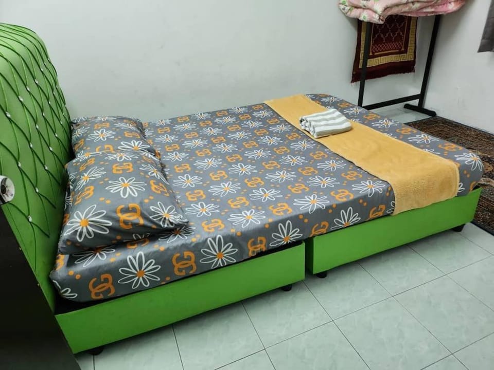 D'Haja 32 KLIA SEPANG with 2 Airconds & FREE WiFi House in Selangor, Malaysia
