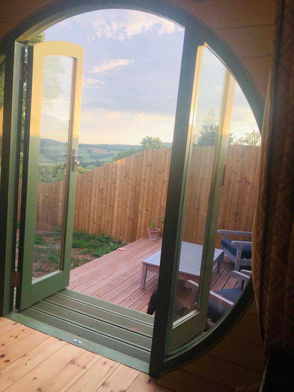 Rural self contained cosy pod house. House in Wales