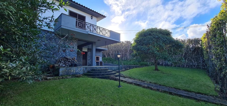 Property building, Spring, Garden, Garden view
