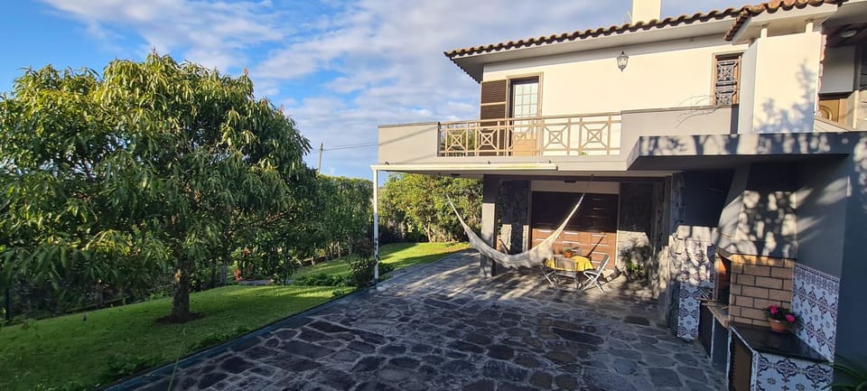 Property building, Patio, Spring, Day, Natural landscape, Garden, View (from property/room), Balcony/Terrace, Garden view