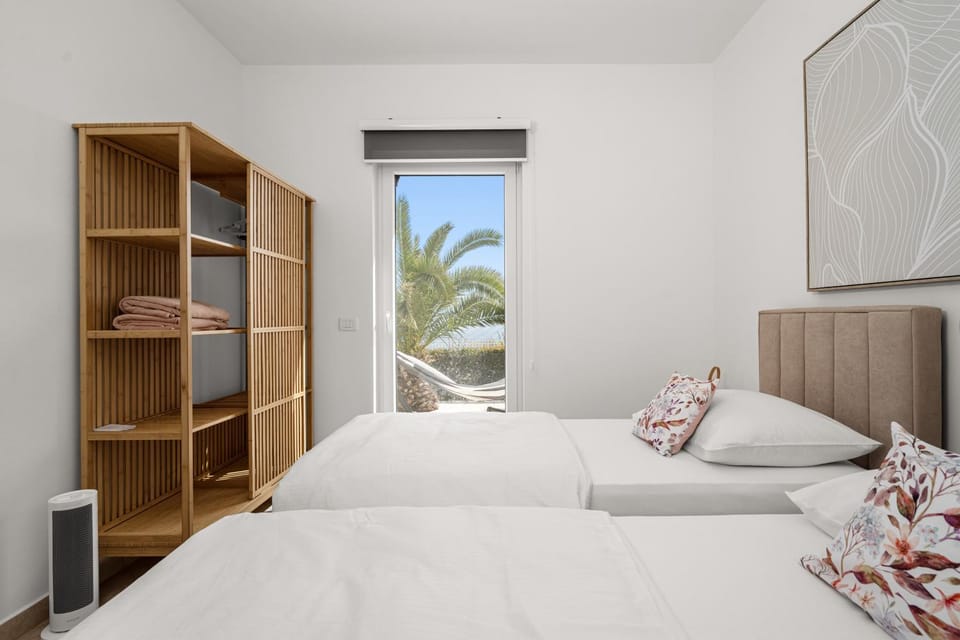 Bed, Photo of the whole room, Bedroom, towels, wardrobe