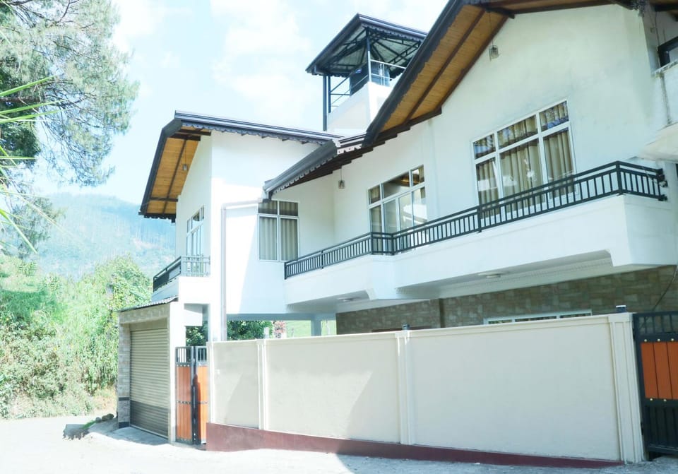 White House Bungalow Hatton Bed and Breakfast in Central Province