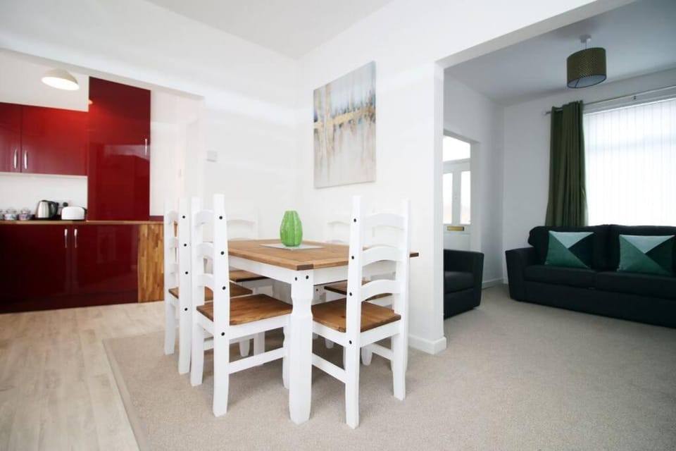 Seating area, Dining area