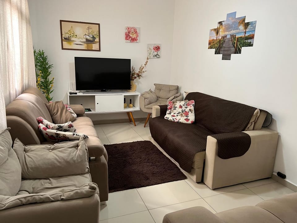 Apartamento 100 metros da praia das Astúrias Apartment in State of São Paulo