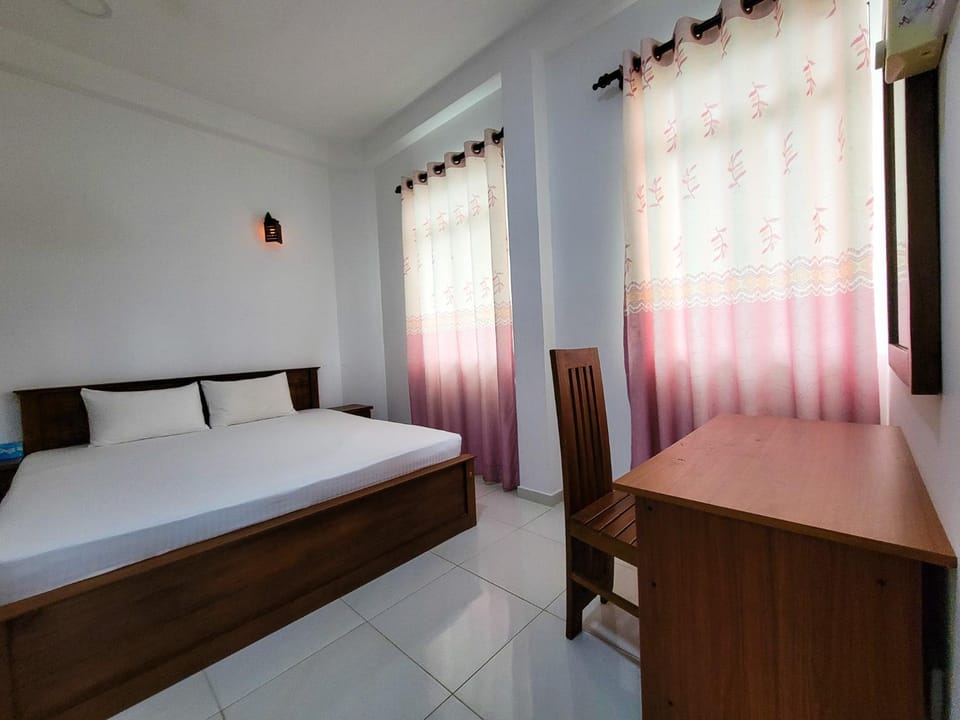 Photo of the whole room, Bedroom, hair dresser