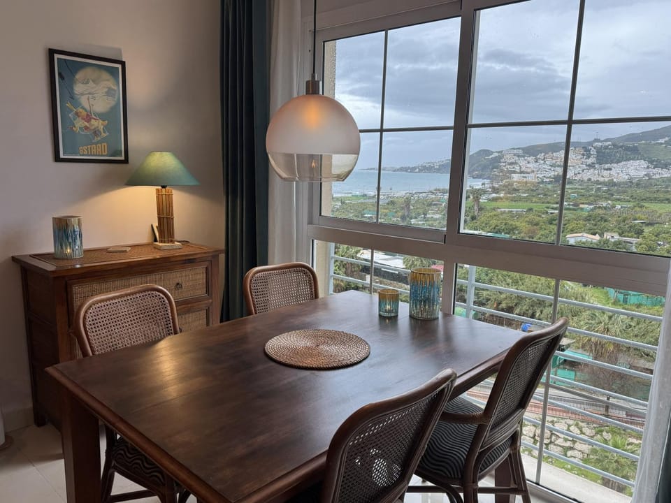 Mirador Penthouse, centro y mar, ático grande privado, Aparcamiento Apartment in Nerja