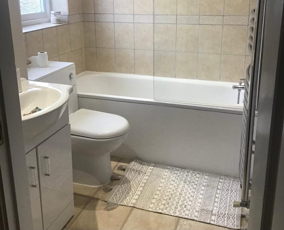 Shower, Toilet, Bathroom, Bath