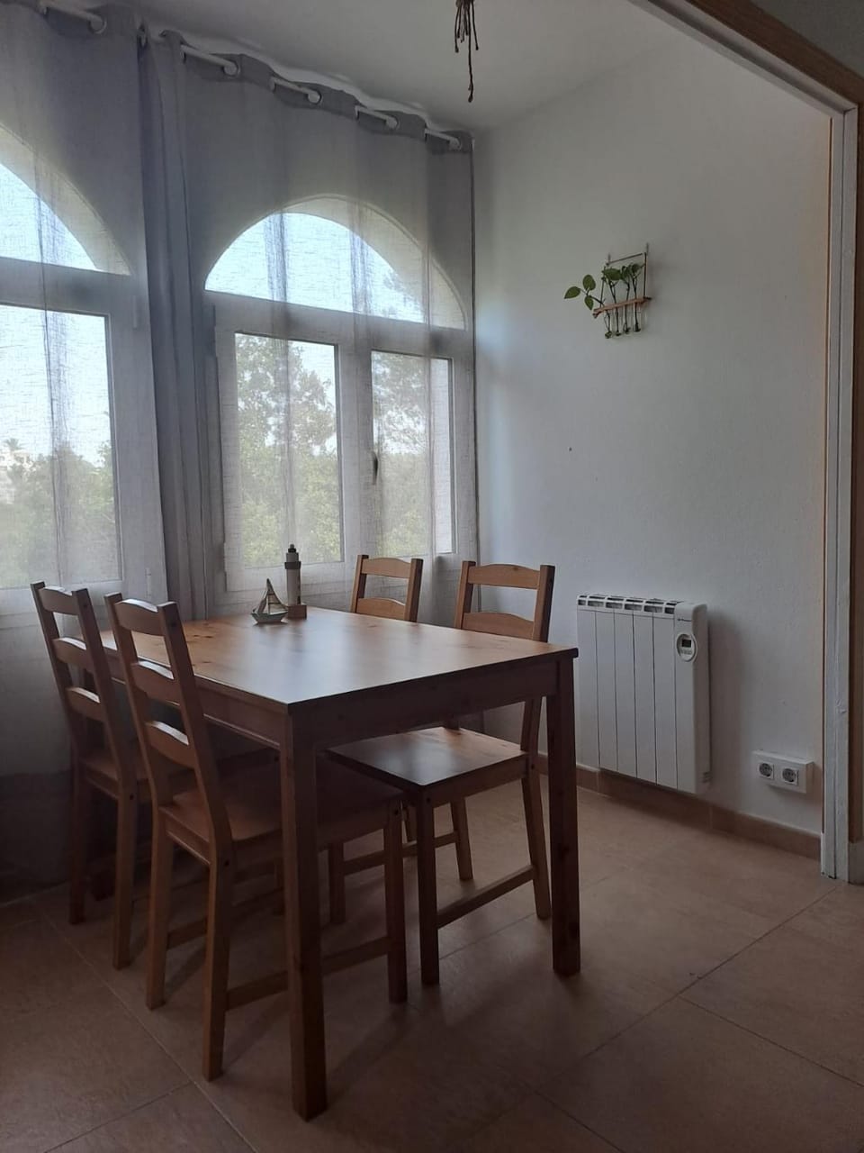 Living room, Seating area, Dining area, heating, air conditioner
