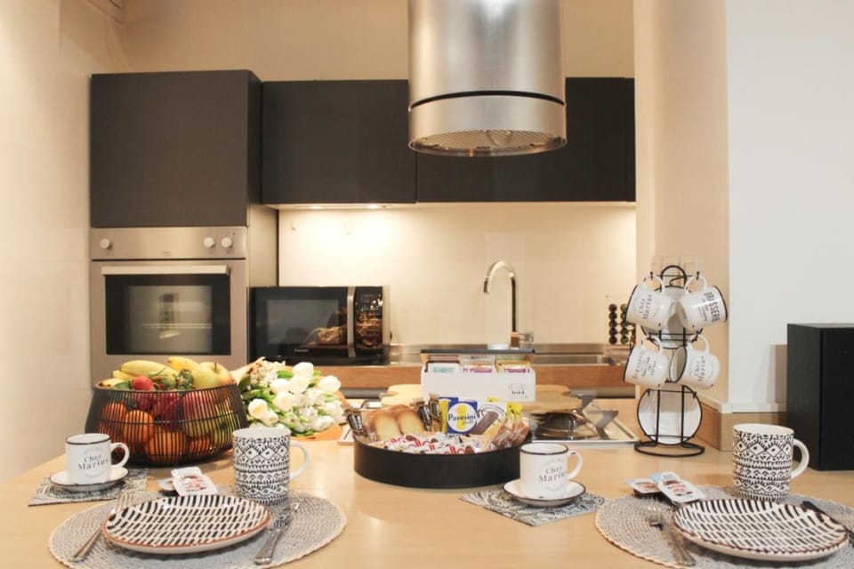 Kitchen or kitchenette, Breakfast