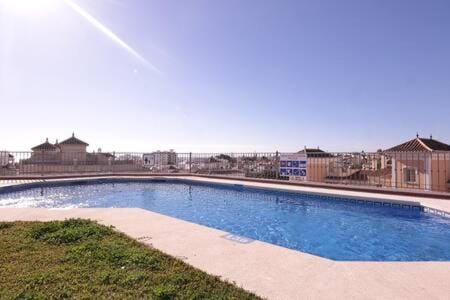 Amplio apartamento con piscina cerca de la playa Apartment in Nerja