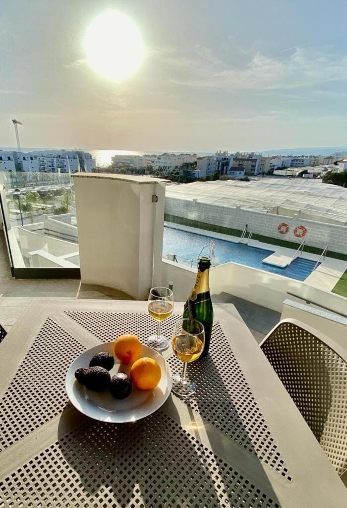 Nuevo y Moderno apartamento con piscina Apartment in Axarquía