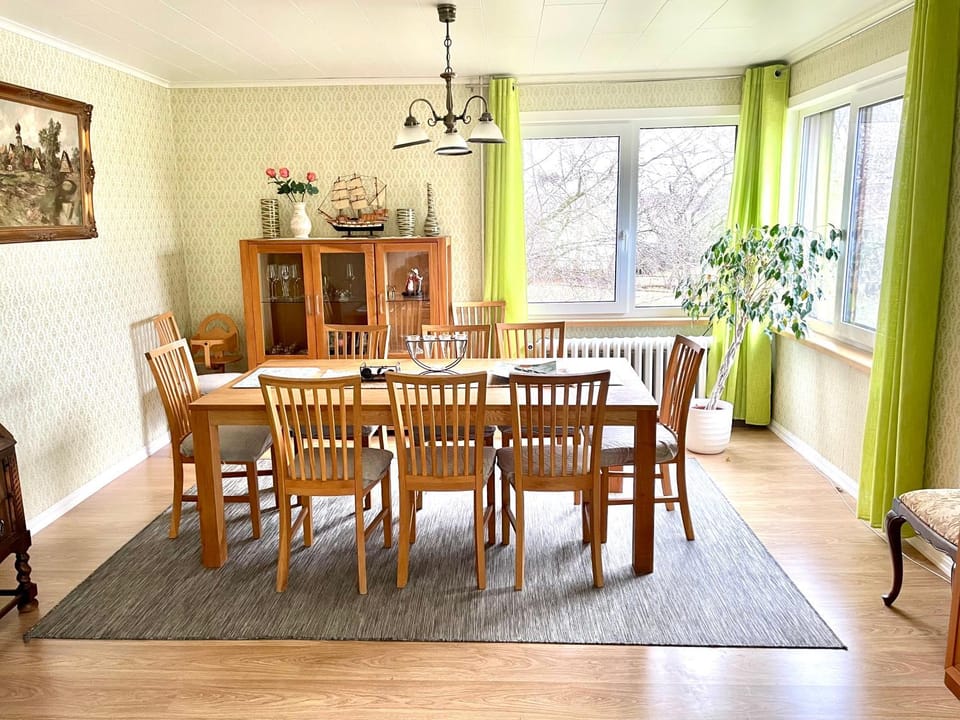 Living room, Dining area