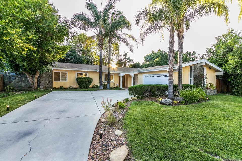 Villa Sausalito - Newly Designed 4BR HOUSE & POOL by Topanga House in Woodland Hills