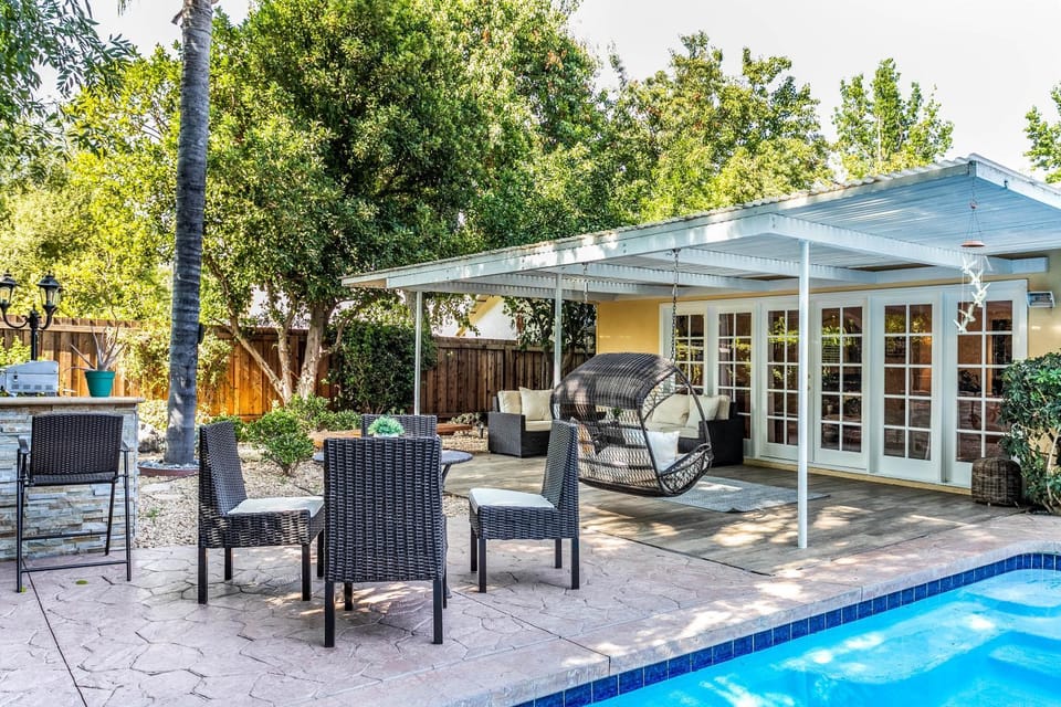 Villa Sausalito - Newly Designed 4BR HOUSE & POOL by Topanga House in Woodland Hills