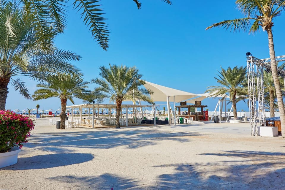 Lounge or bar, Beach, Sea view, Area and facilities, sunbed