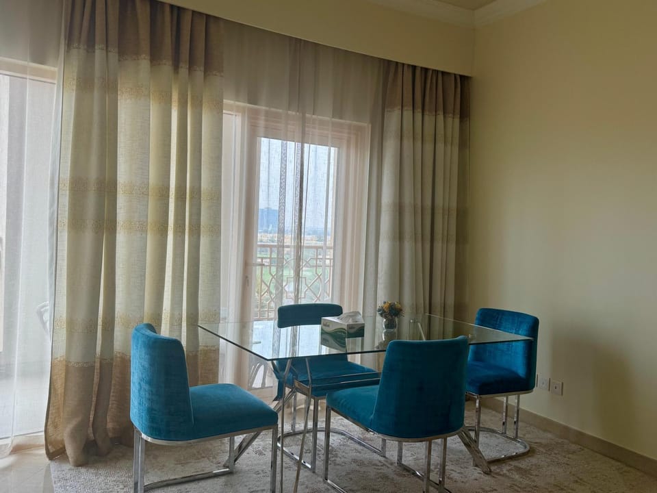View (from property/room), Balcony/Terrace, Living room, Dining area