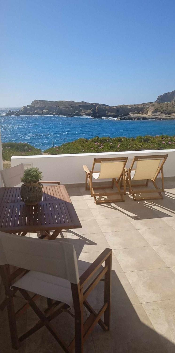 THE SHIP 2 Apartment in Karpathos, 857 00, Greece