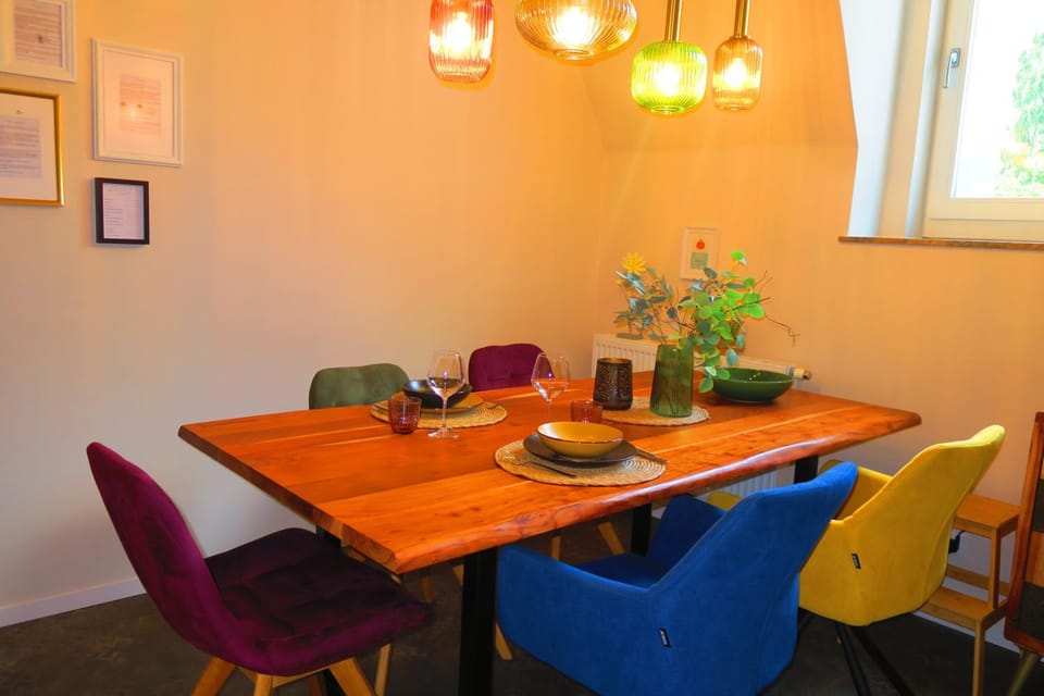 Seating area, Dining area, kitchen