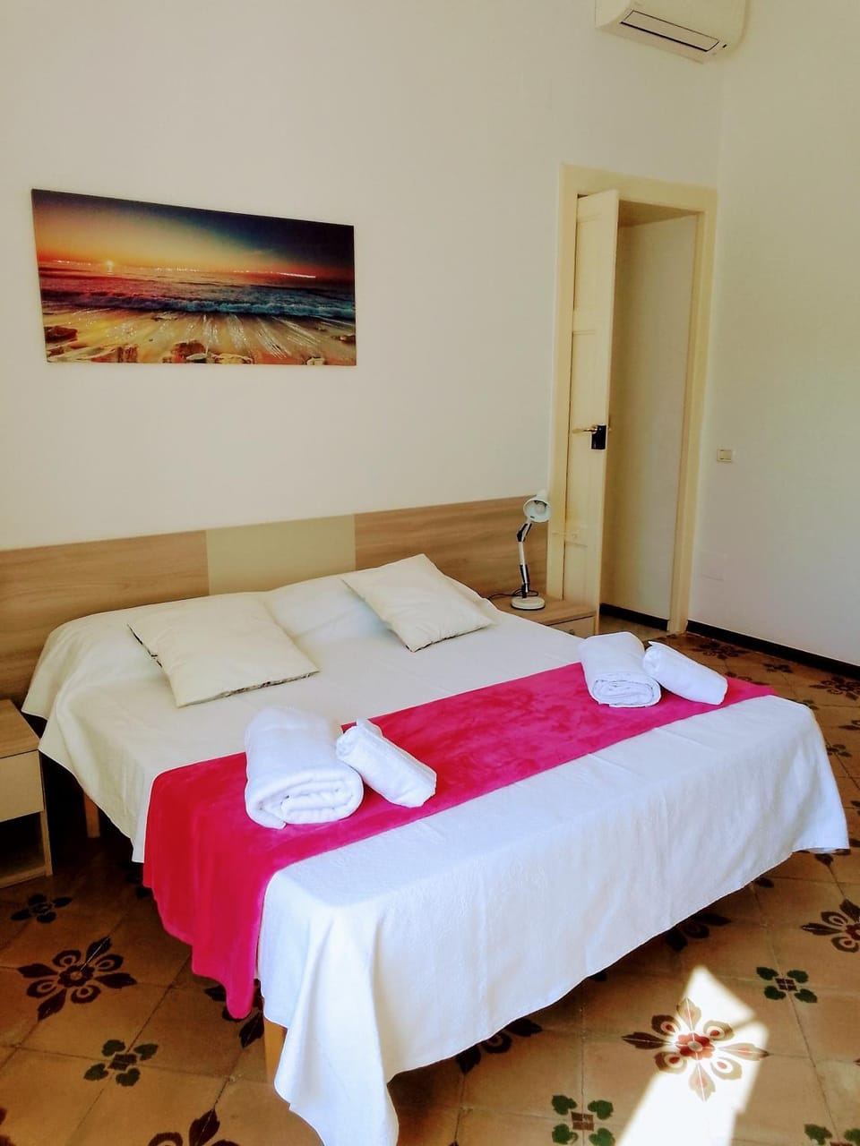 Bed, Bedroom, towels, air conditioner