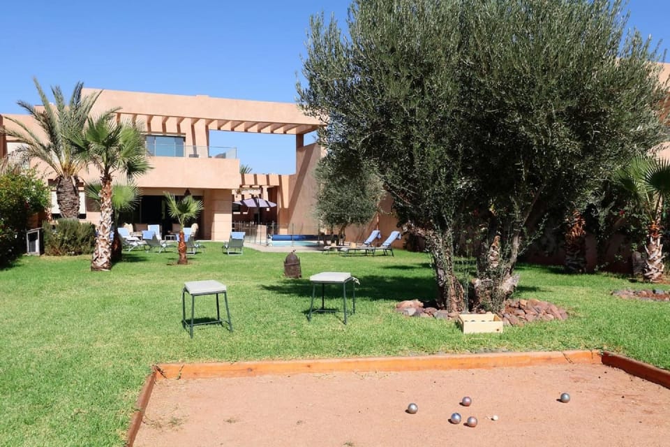 Garden view, Entertainment