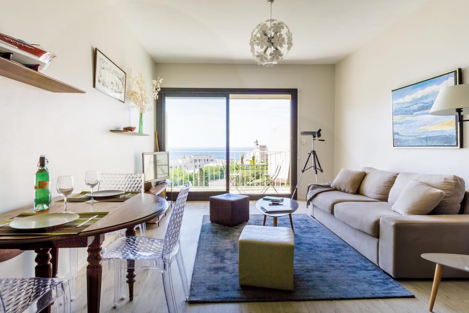 Living room, Dining area, Sea view
