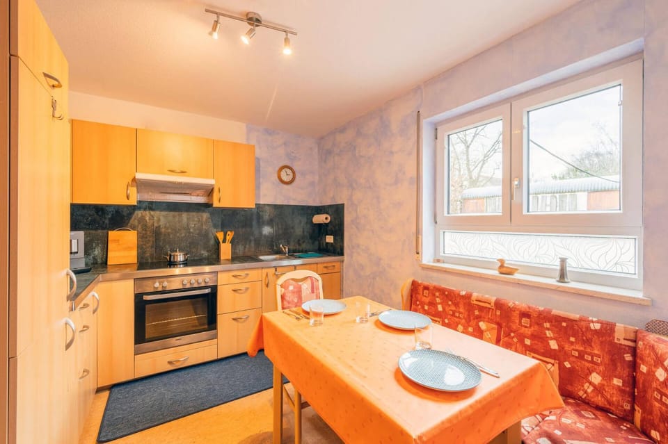 Dining area, kitchen