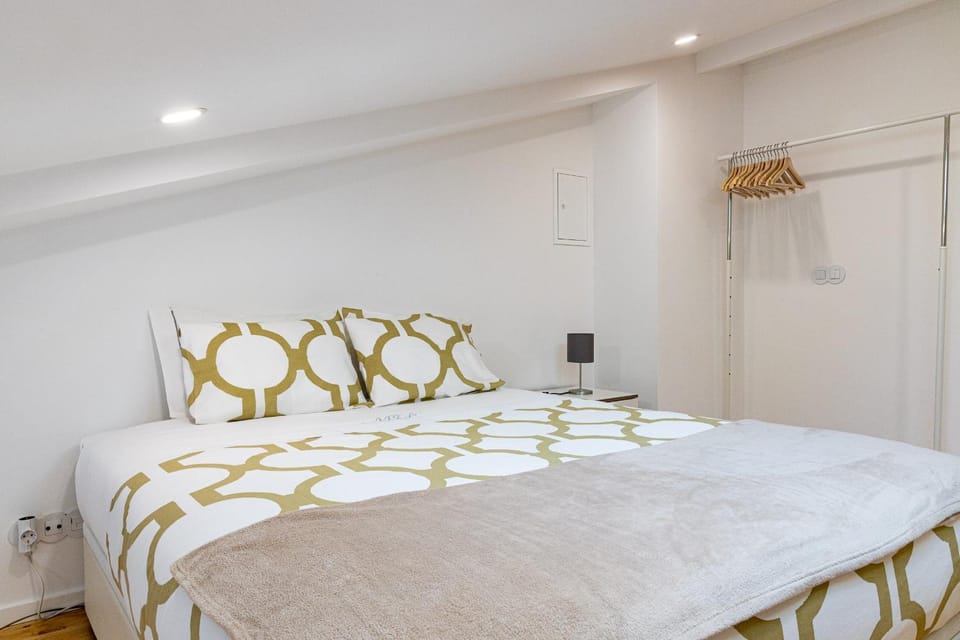 Bed, Bedroom